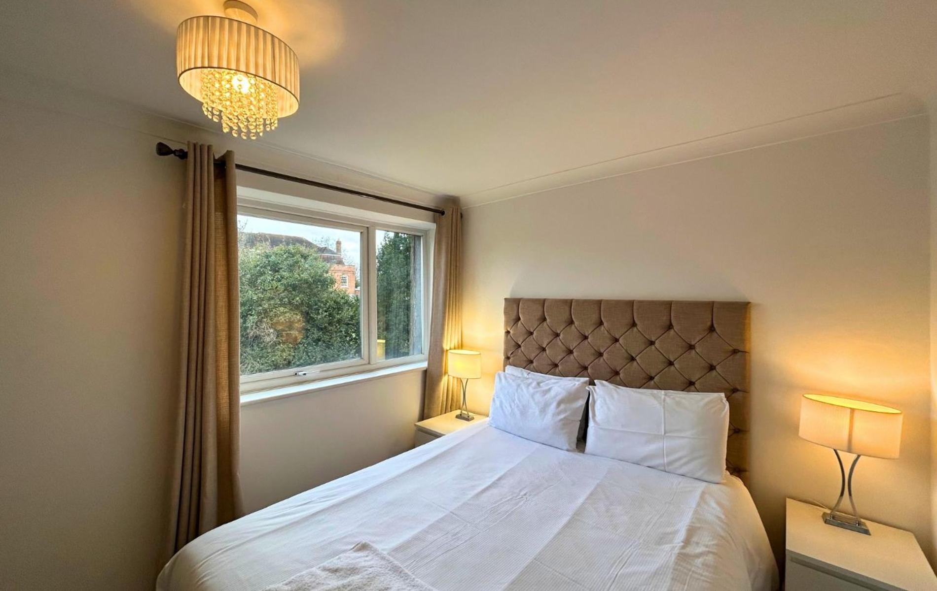 Putney Stylish Fantastically Located 4 Bedroom Townhouse * Londra