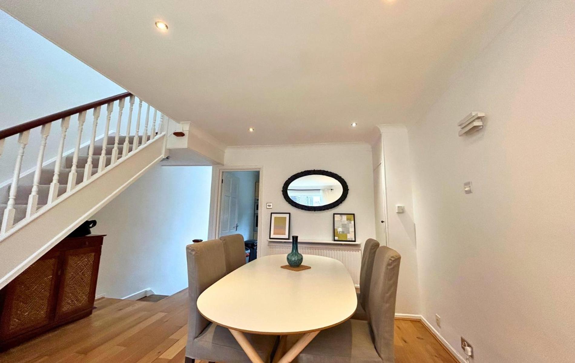 Putney Stylish Fantastically Located 4 Bedroom Townhouse
